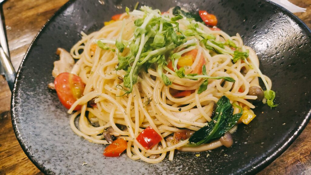 veg spaghetti aglio e olio is a classical vegan italian recipes