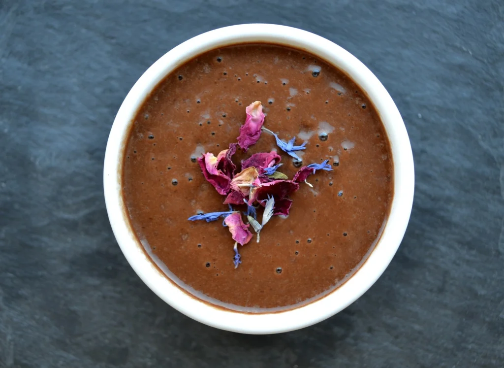 Chocolate banana smoothie bowl